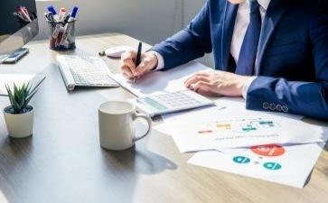 财务做年终述职报告精选8篇