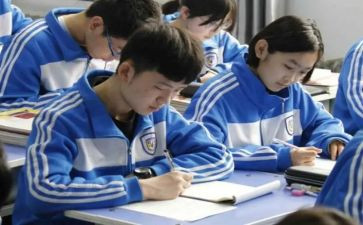 优秀初中生作文模板6篇