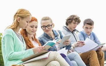 大学生助学金申请书100字8篇