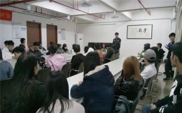 大学副班长工作报告总结6篇