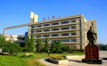 高校教师年度工作报告8篇