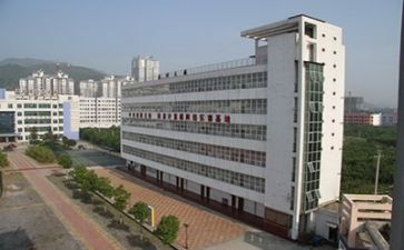 会计中专生自我鉴定6篇